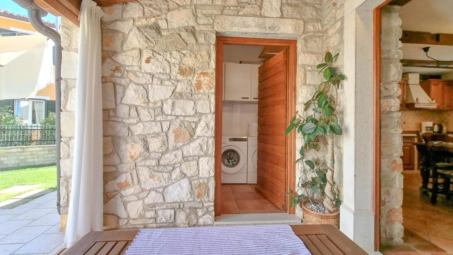 בית נופש הוילה Novigrad Istria Ariana